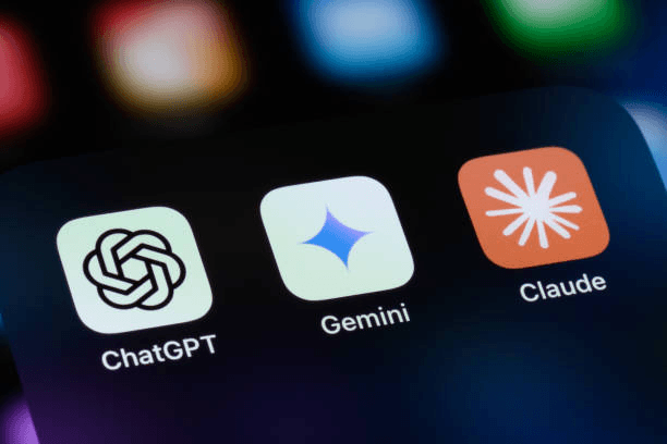 ChatGPT vs Claude vs Gemini: Welke AI past bij jouw bedrijf? - ChatGPT, Claude en Gemini lijken uitwisselbaar — maar zijn dat niet. De verkeerde keuze kost je 3 tot 6 maanden. Dit artikel vergelijkt de drie AI-tools op beveiliging, integraties, prijs en MKB-geschiktheid, en helpt je de juiste beslissing maken.