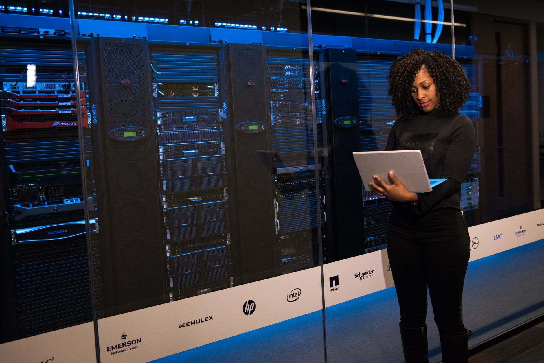 Wat is synthetische data? — praktische AI-gids voor Nederlandse MKB-bedrijven