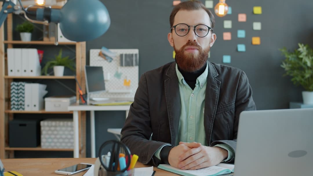 Do You Need an AI Consultant? 5 Signals That Answer It - More than 7 in 10 AI projects fail due to lack of strategy. Discover 5 signals to know whether you need an AI consultant or can start on your own.